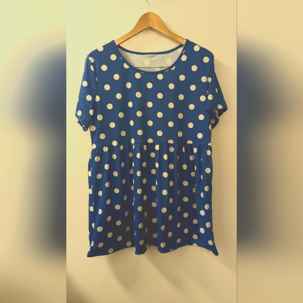 Cute polkadot top shirt or tunic no tag fit XL